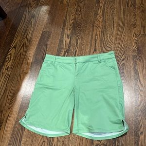 Vibrant green shorts - stretch cotton  khaki